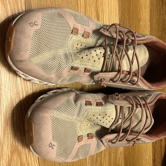 On cloud - Picture 6 of 6